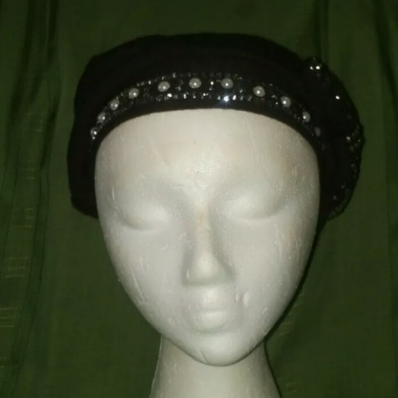 NEW Women's 100% Acrylic Hat with Rhinestones & a - Picture 5 of 7